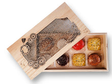 NEW 新> PERSONALISED 個人化> TRADITIONAL MOONCAKES & MOONKIES Gift Box 月餅+月餅餅禮盒, 4pcs/8pcs